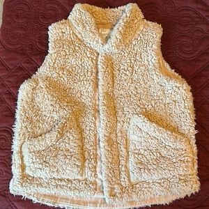 UNI QLO BABY, very soft and cozy vest size 3Y, new no tags attached.
